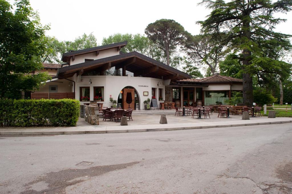Vinnaeria La Baita Capriva del Friuli Екстериор снимка